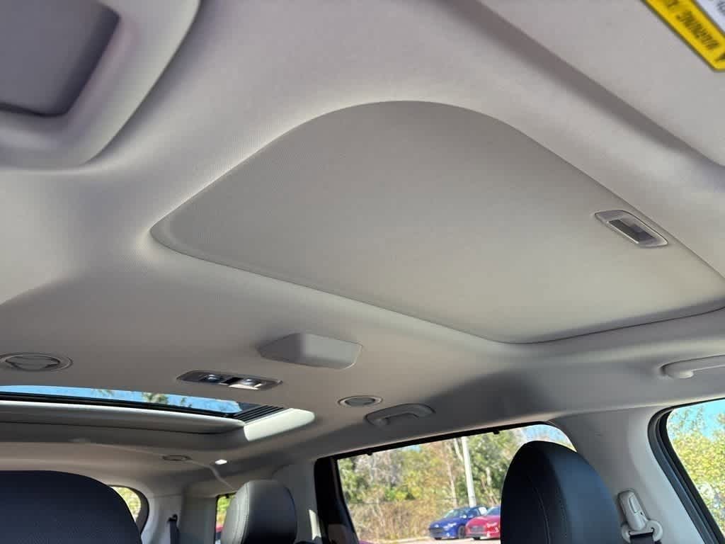 Thumbnail: 2025 Kia Carnival - 8