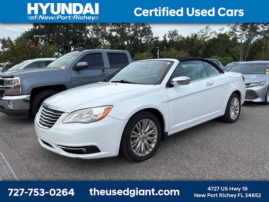 Thumbnail: 2011 Chrysler 200 - 1