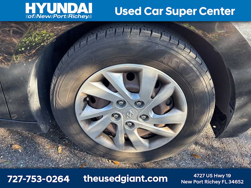 Thumbnail: 2017 Hyundai Elantra - 6