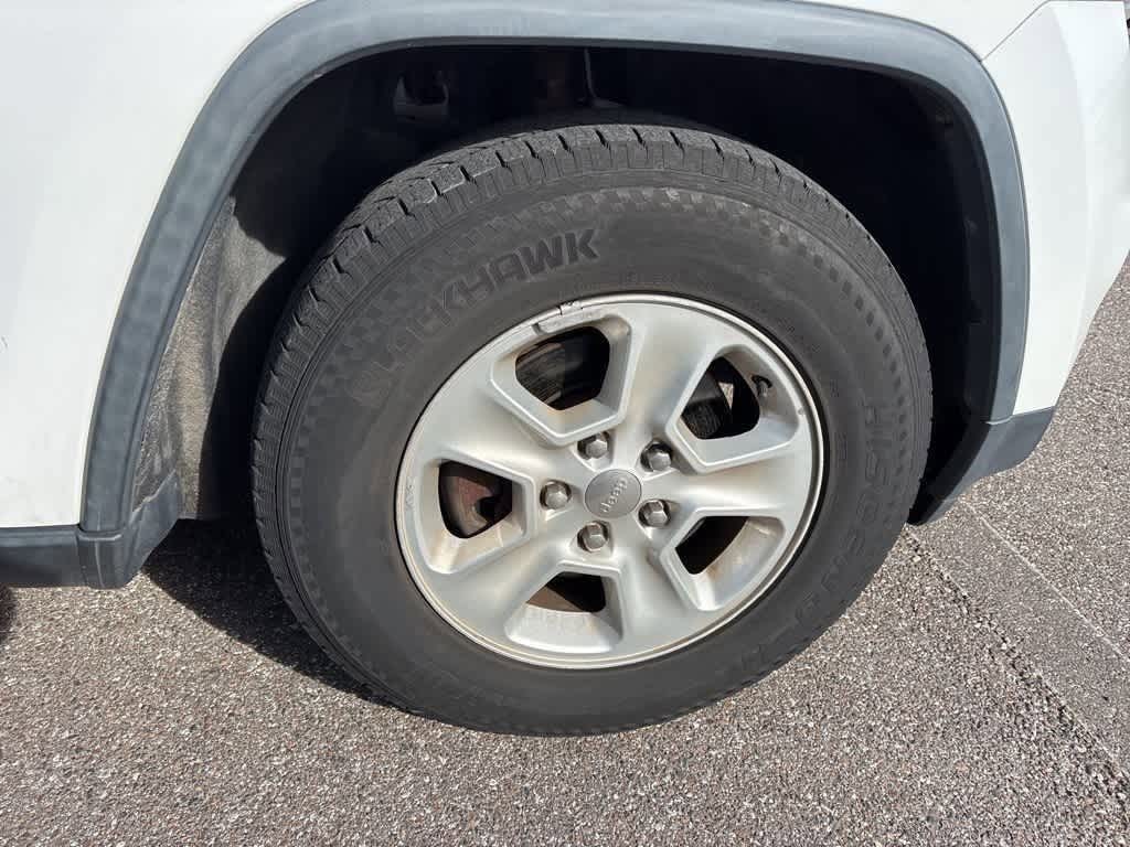 Thumbnail: 2015 Jeep Grand Cherokee - 6