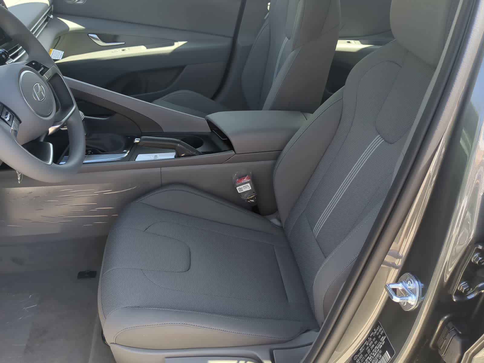 Thumbnail: 2025 Hyundai Elantra - 15