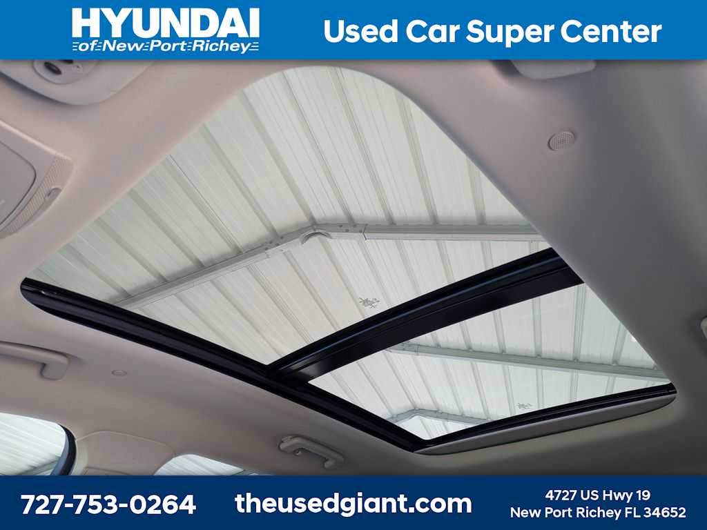 Thumbnail: 2020 Lincoln Nautilus - 25