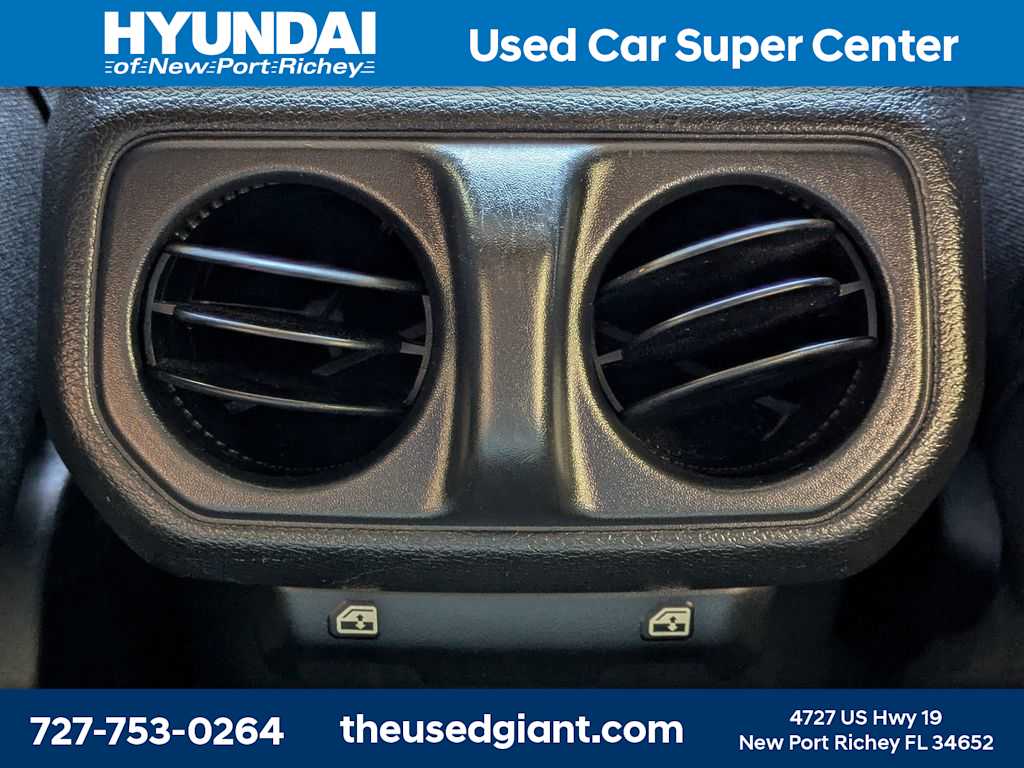 Thumbnail: 2022 Jeep Wrangler - 17