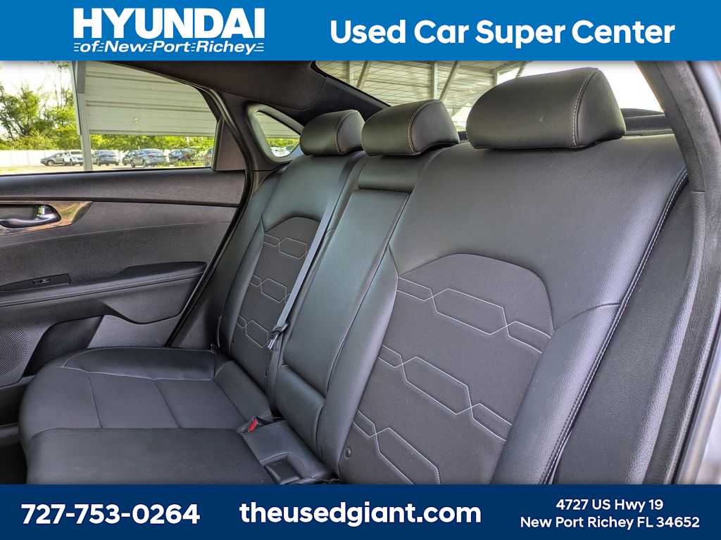 Thumbnail: 2022 Kia Forte - 14