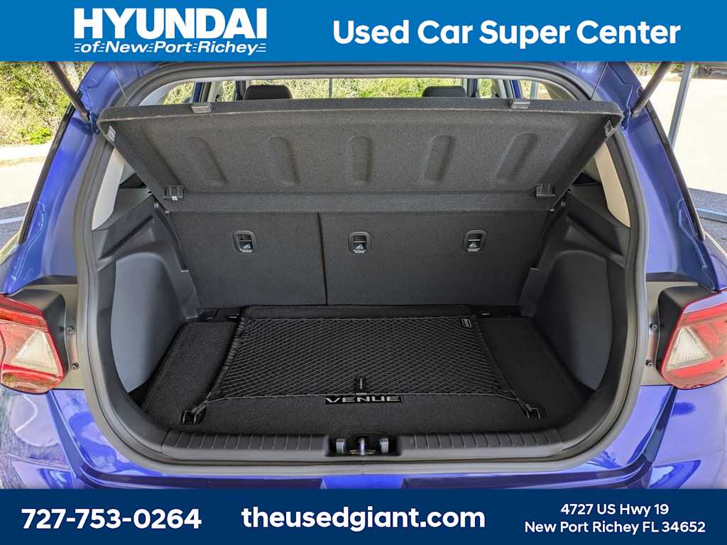 Thumbnail: 2023 Hyundai Venue - 12