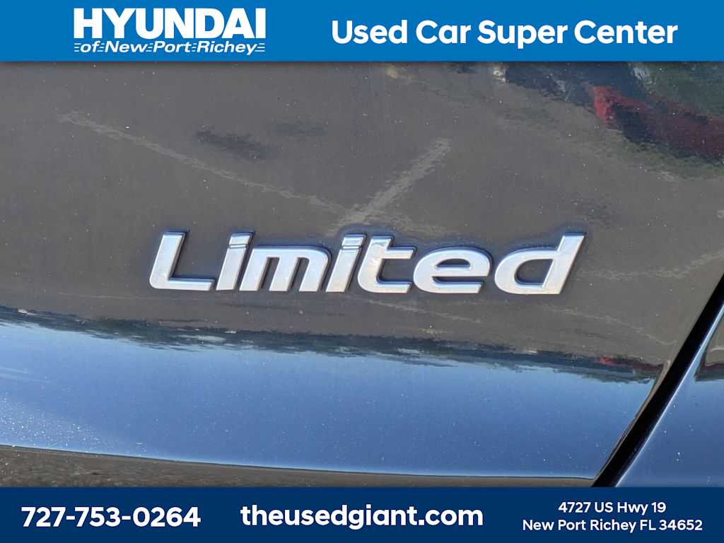 Thumbnail: 2017 Hyundai Elantra - 12