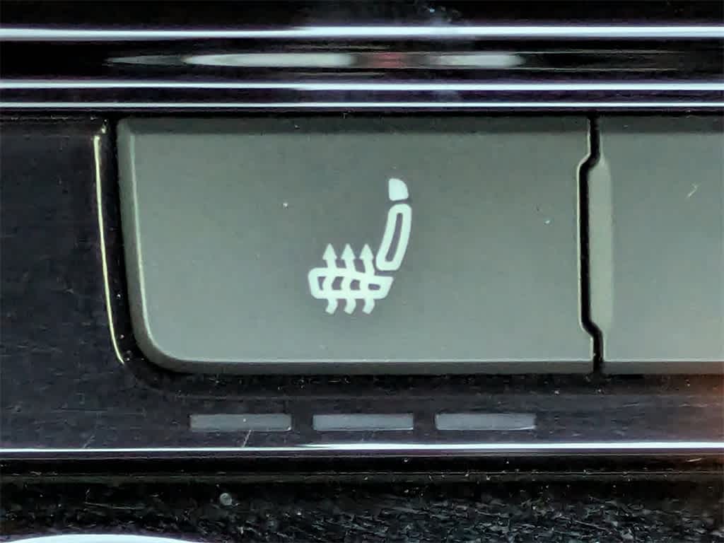 Thumbnail: 2019 Volkswagen Beetle - 21