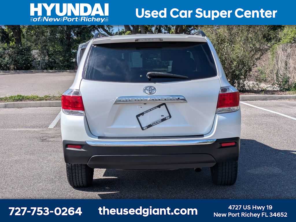 Thumbnail: 2011 Toyota Highlander - 4