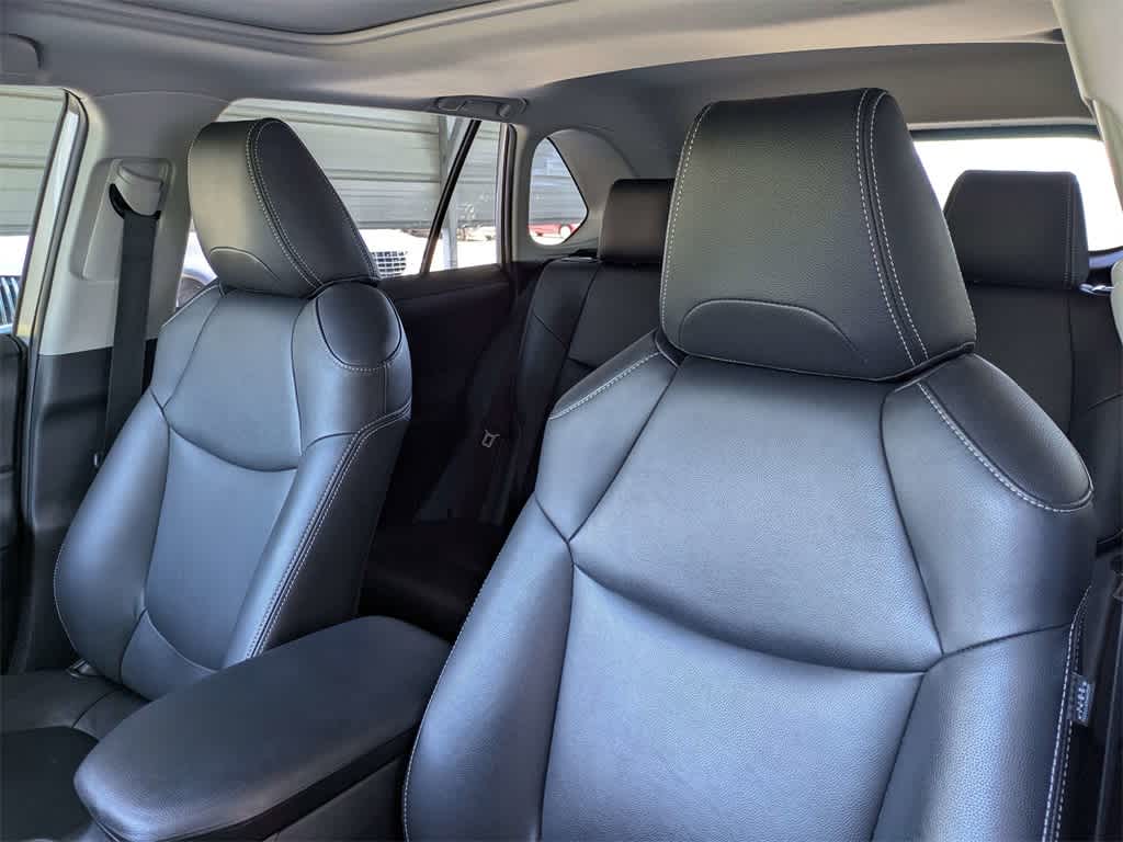 Thumbnail: 2022 Toyota RAV4 - 7