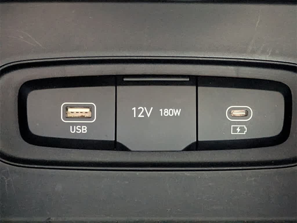 Thumbnail: 2023 Hyundai Venue - 22