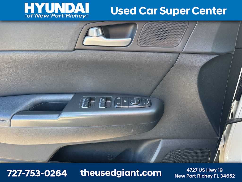 Thumbnail: 2017 Kia Sportage - 11