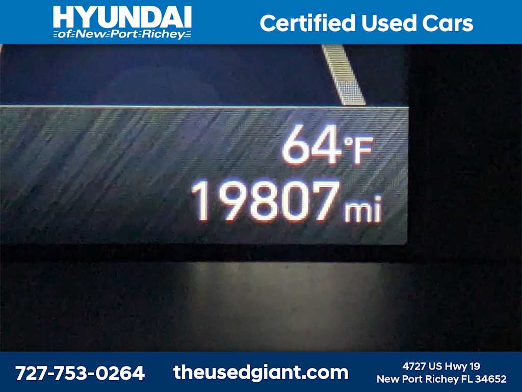 Thumbnail: 2022 Hyundai Elantra - 32