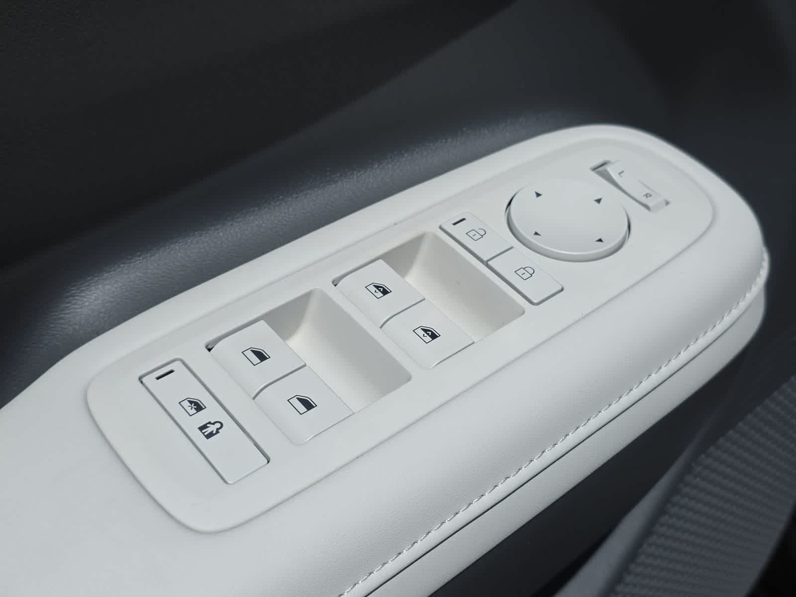 2025 Hyundai Santa Fe SEL 15