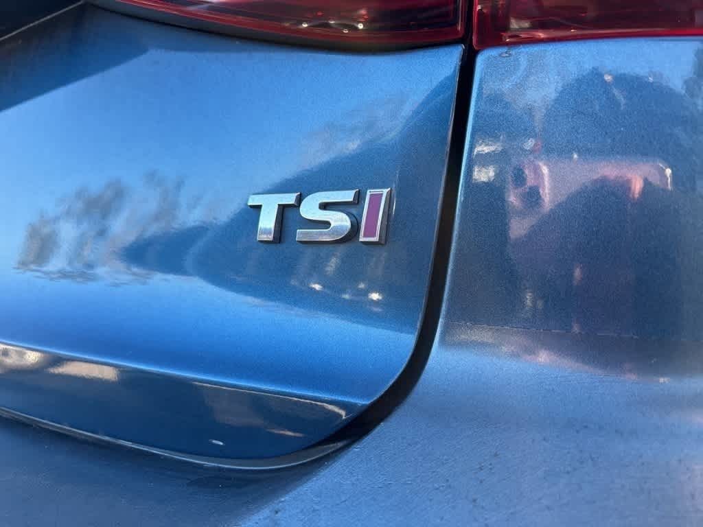 Thumbnail: 2017 Volkswagen Jetta - 5