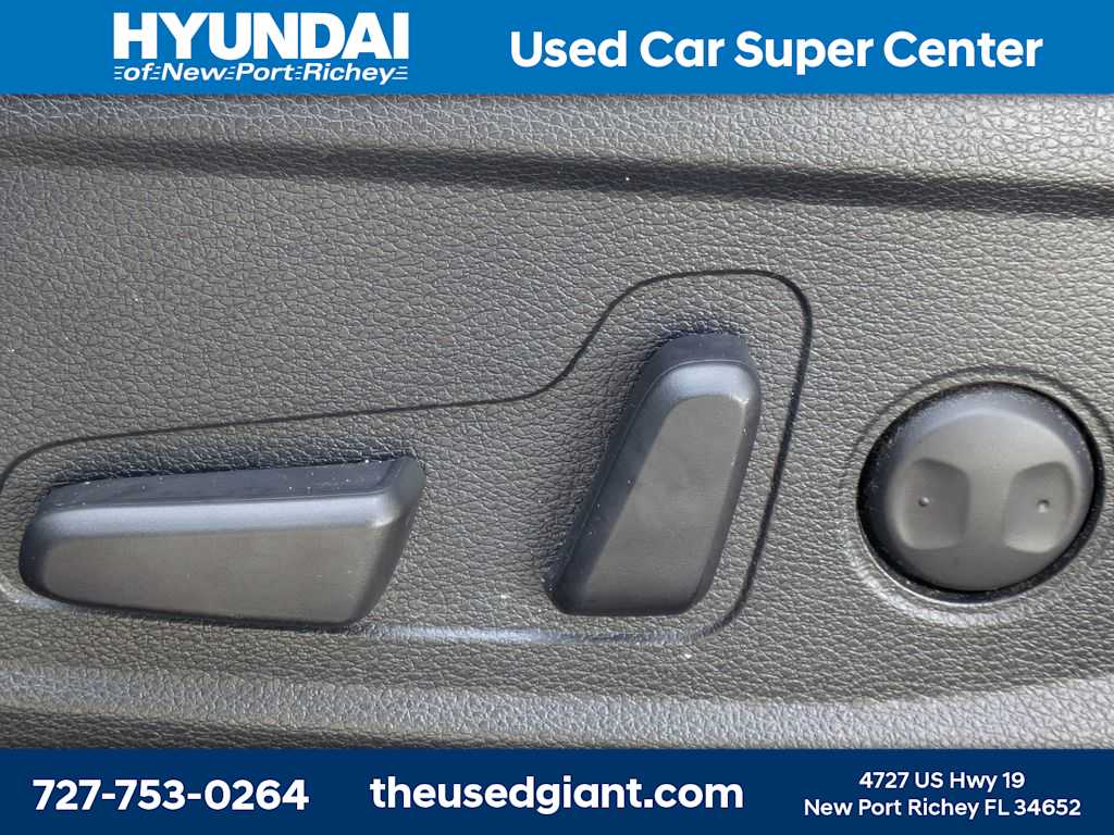 Thumbnail: 2020 Kia Cadenza - 21