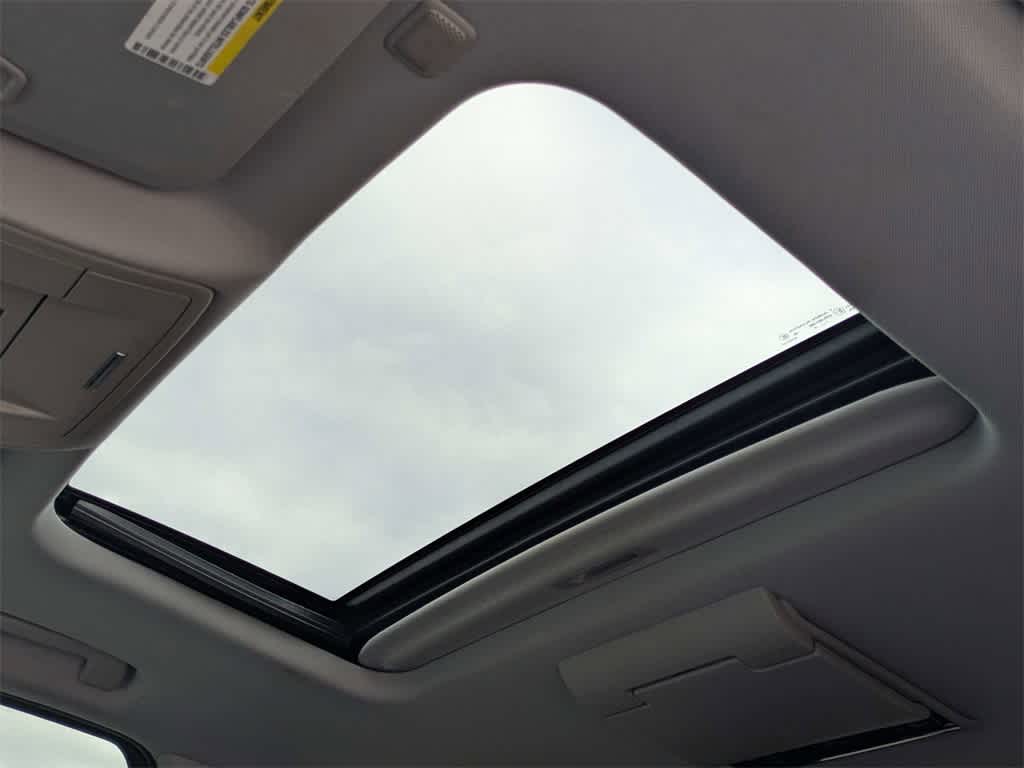 Thumbnail: 2015 Chevrolet Suburban - 29