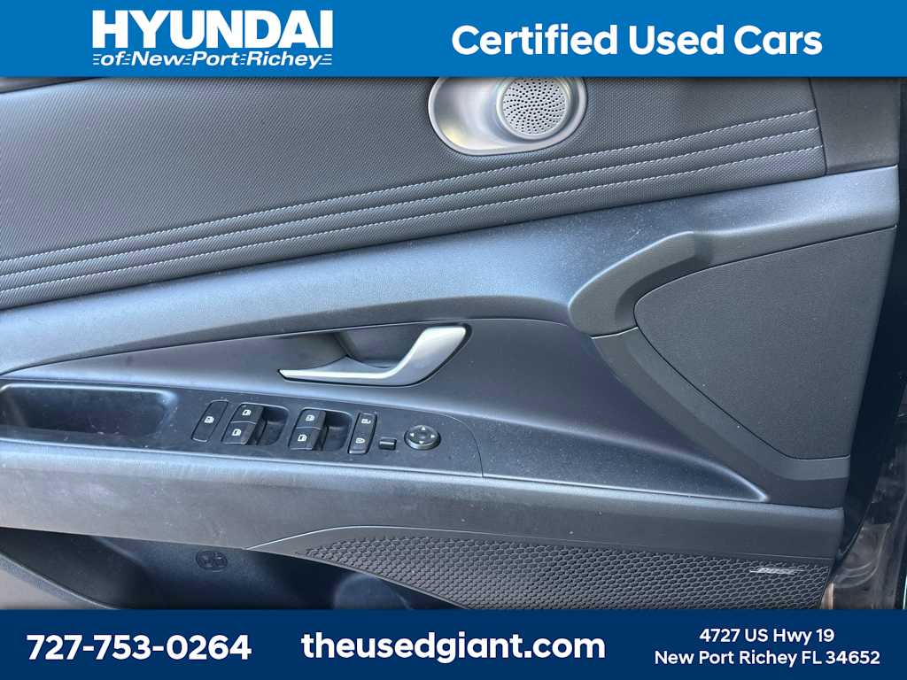 Thumbnail: 2022 Hyundai Elantra - 10