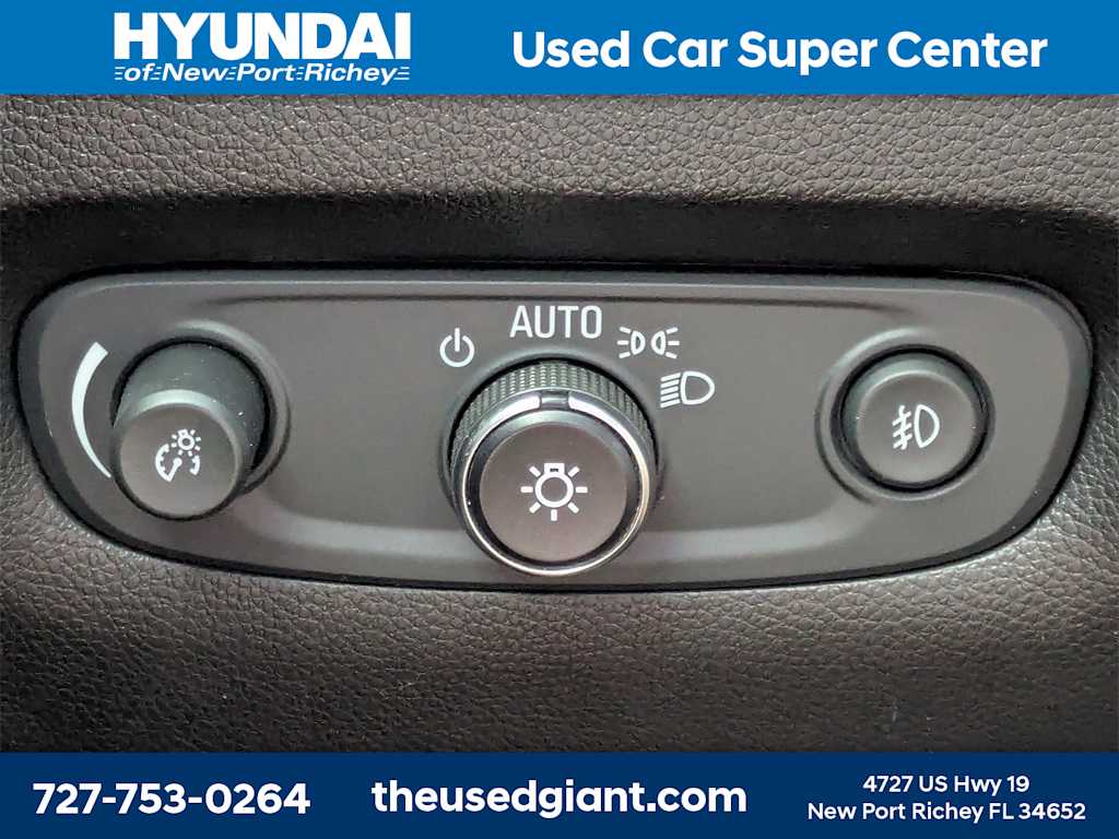 Thumbnail: 2020 Chevrolet Traverse - 35