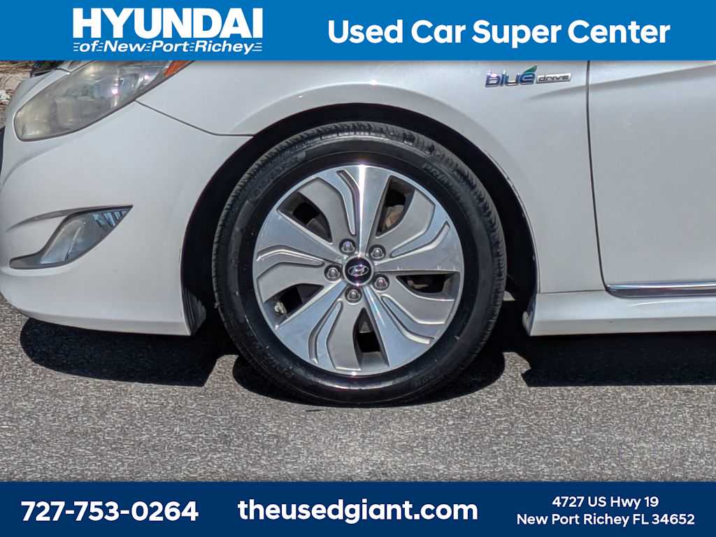 Thumbnail: 2013 Hyundai Sonata - 10