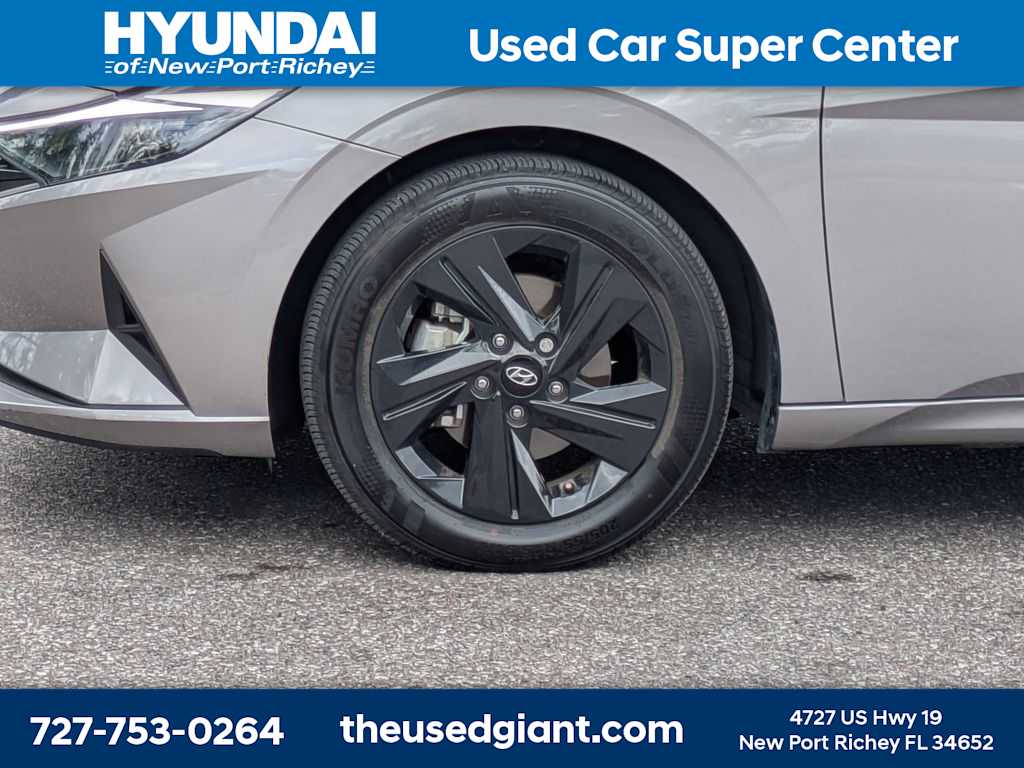 Thumbnail: 2023 Hyundai Elantra - 10