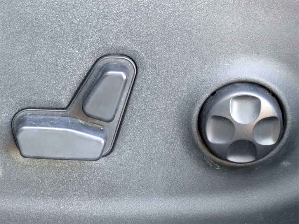 Thumbnail: 2017 Jeep Cherokee - 25