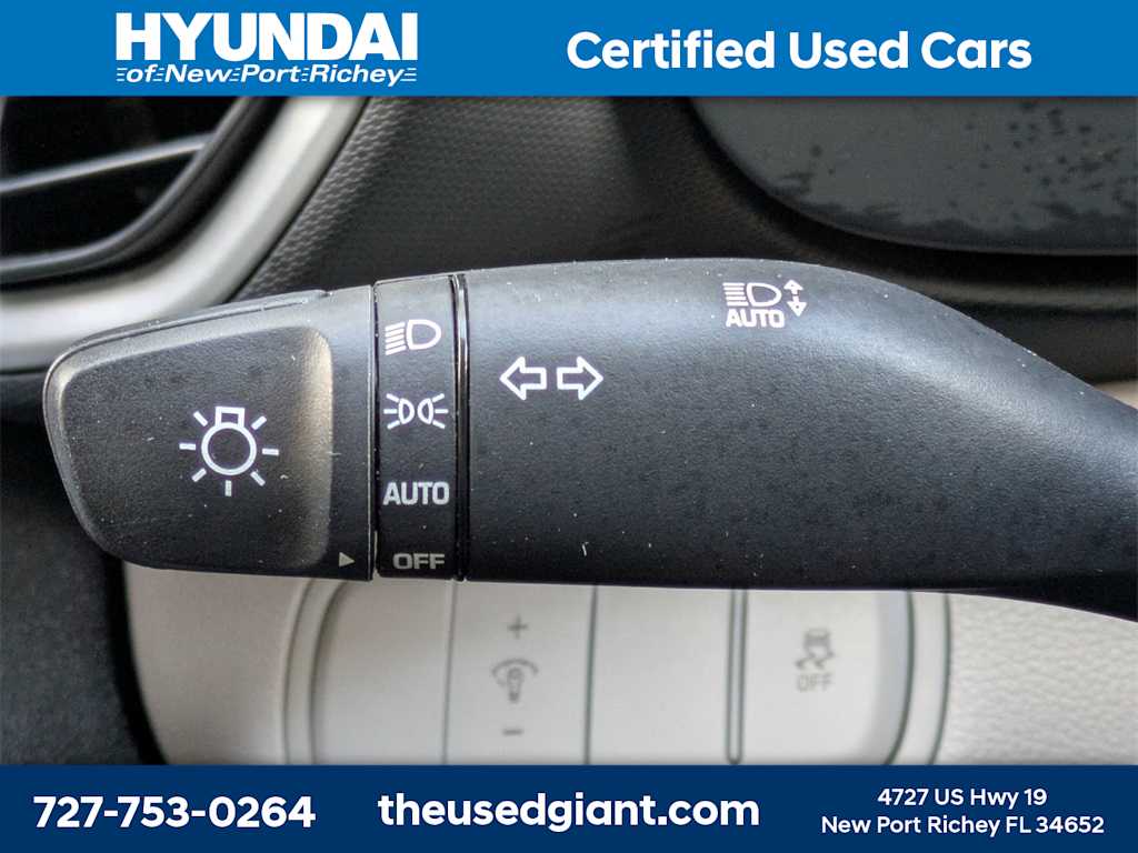 Thumbnail: 2023 Hyundai Venue - 27