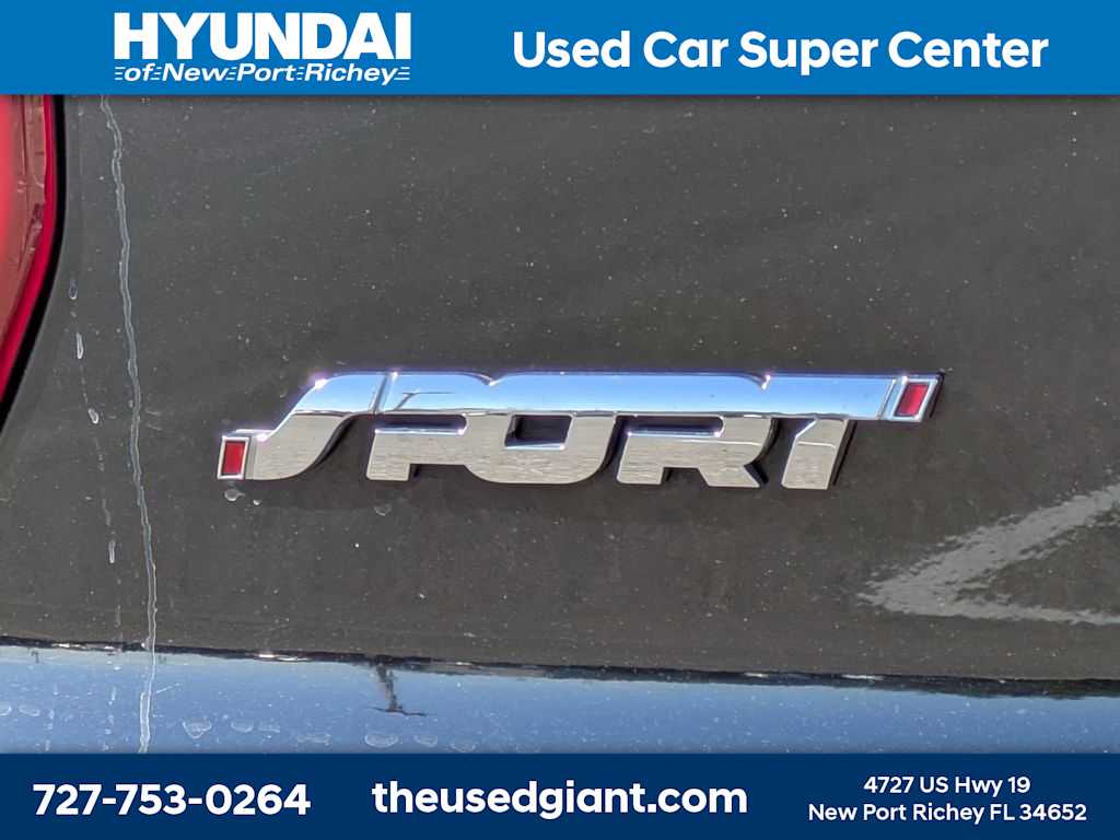 Thumbnail: 2016 Ford Explorer - 15