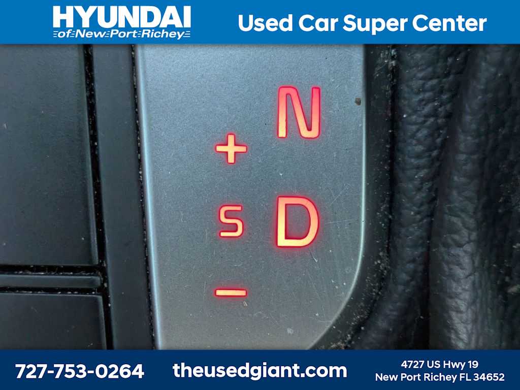 Thumbnail: 2022 Kia Forte - 25