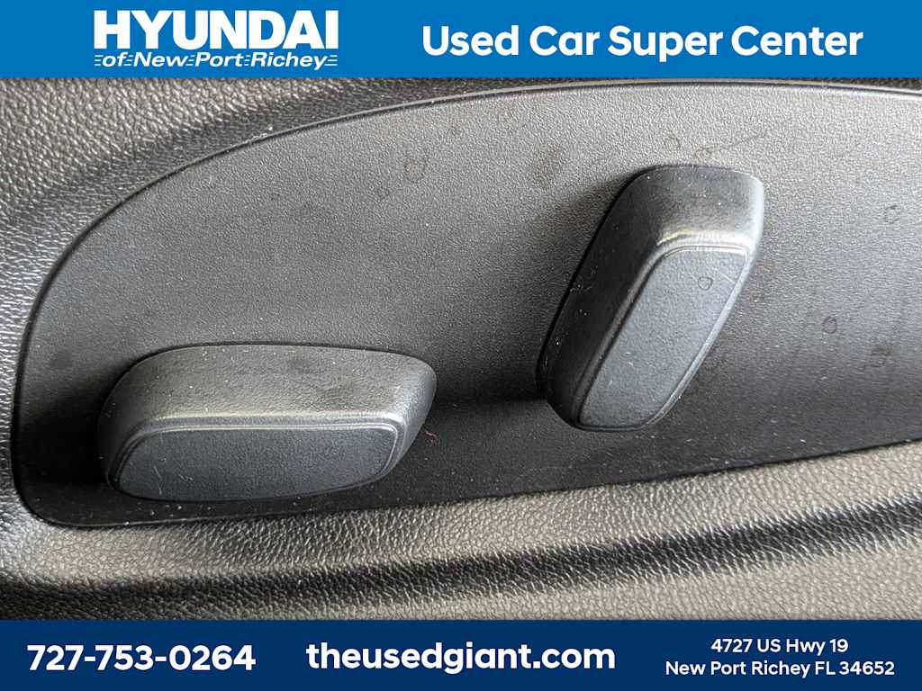 Thumbnail: 2019 Chevrolet Camaro - 21