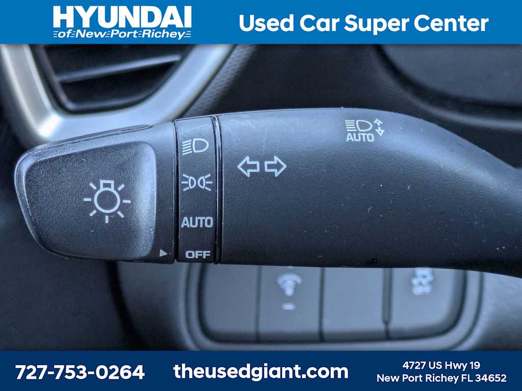 Thumbnail: 2023 Hyundai Venue - 26