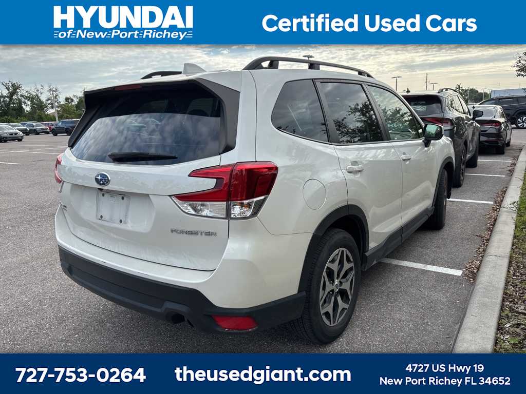 2023 Subaru Forester Premium 3