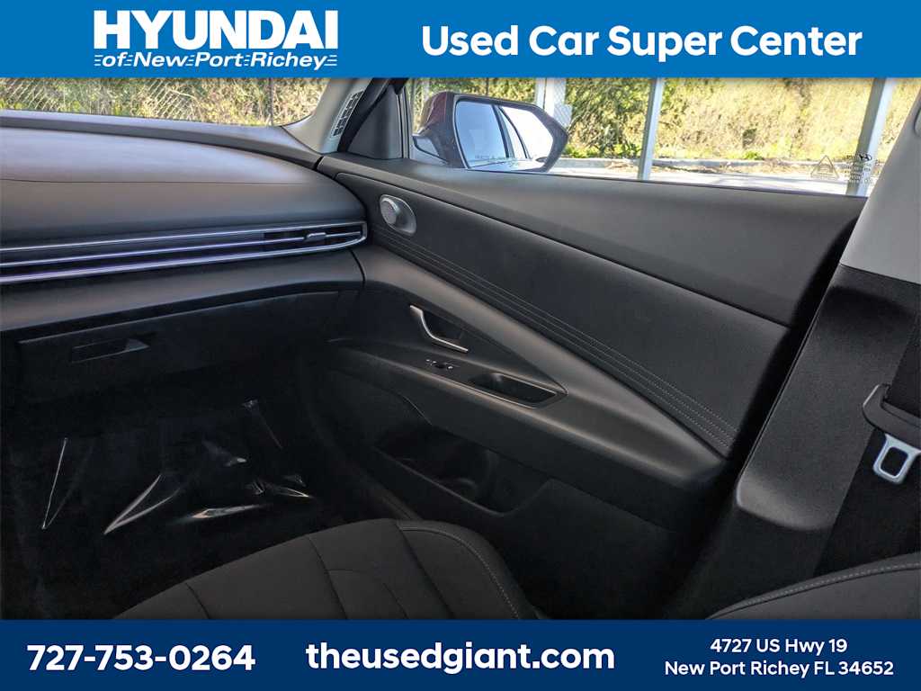 Thumbnail: 2024 Hyundai Elantra - 17