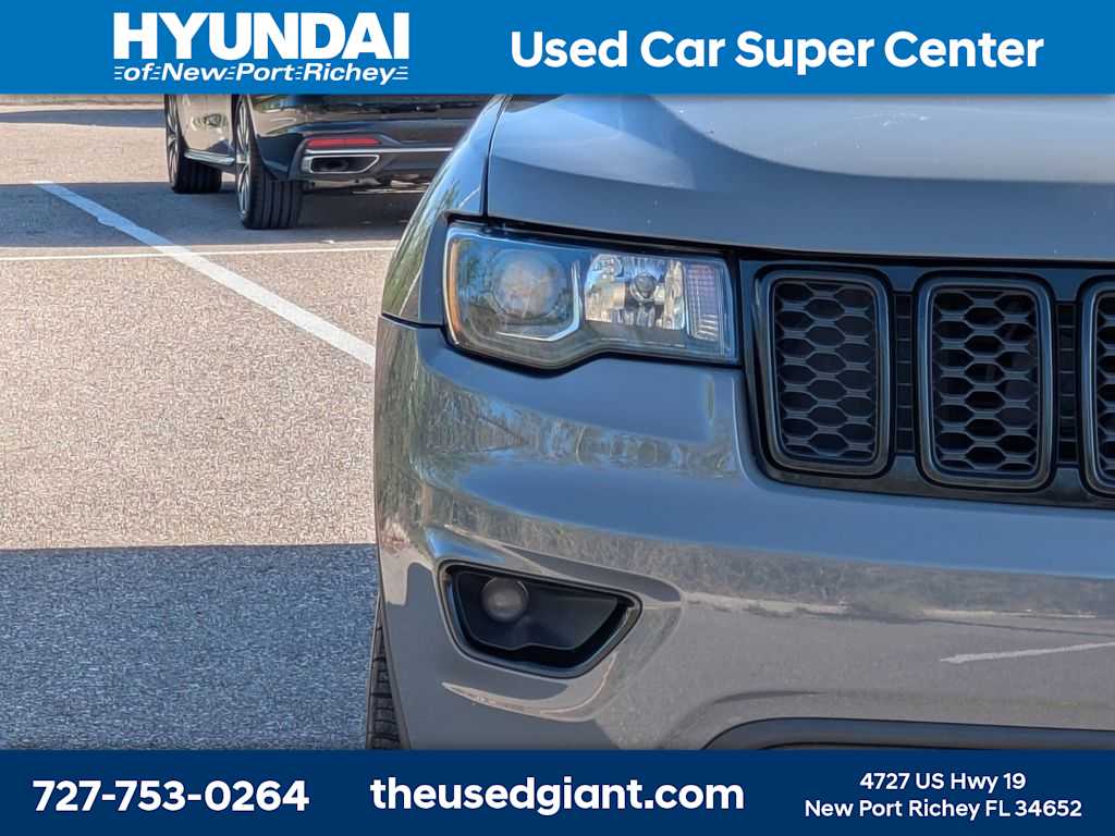 Thumbnail: 2019 Jeep Grand Cherokee - 9