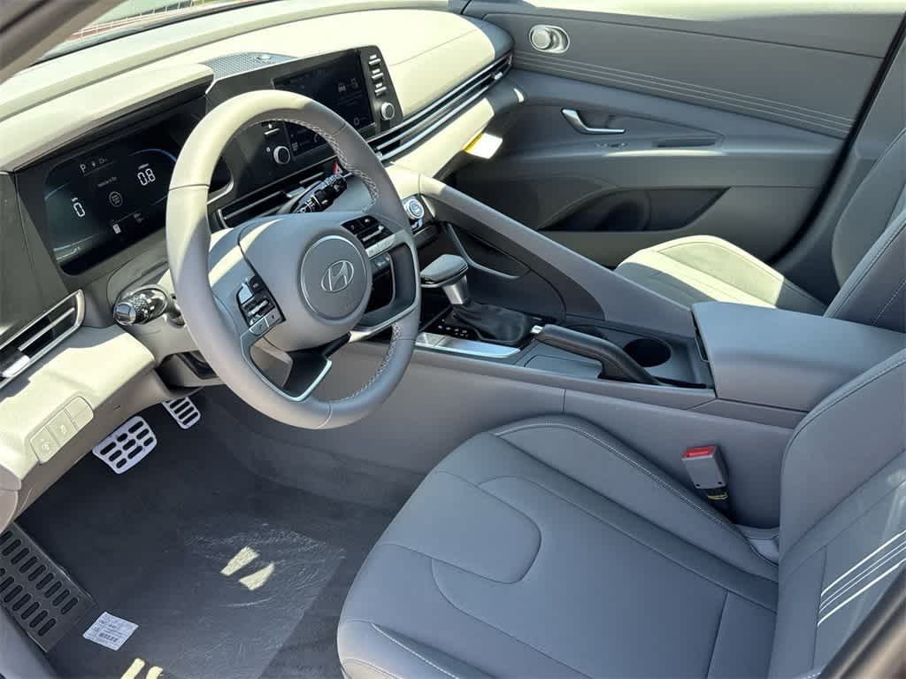 2025 Hyundai Elantra Sport 12