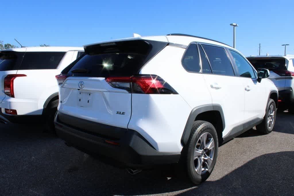 Thumbnail: 2022 Toyota RAV4 - 3