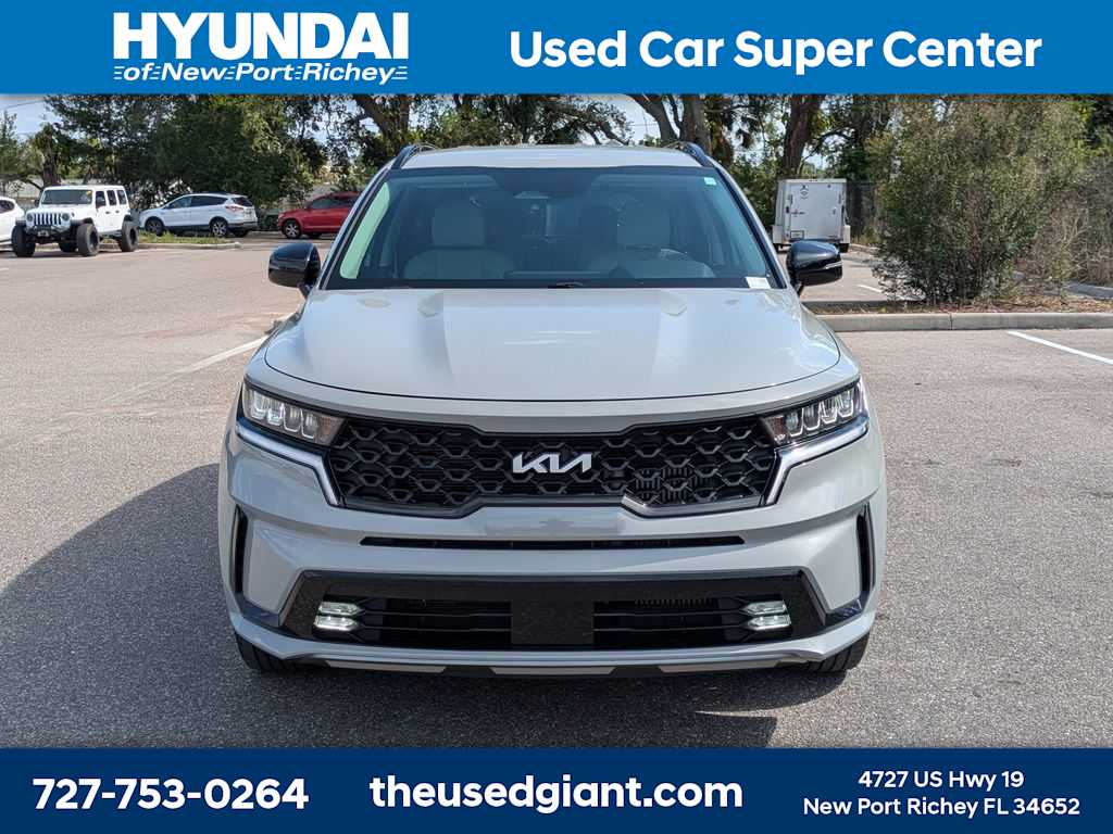 Thumbnail: 2023 Kia Sorento - 8