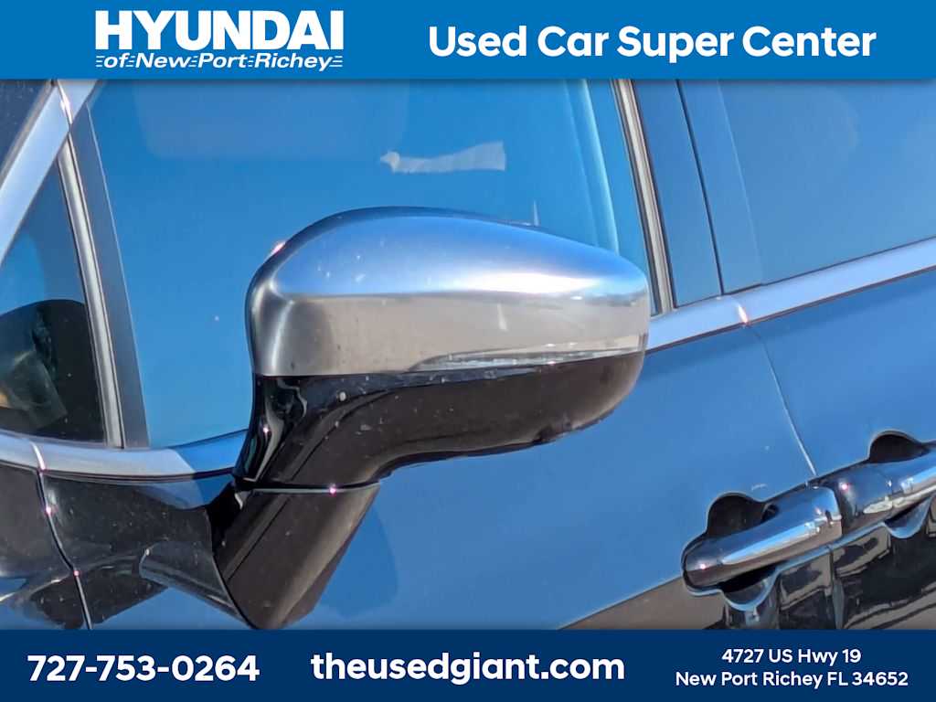 Thumbnail: 2022 Chrysler Pacifica - 11