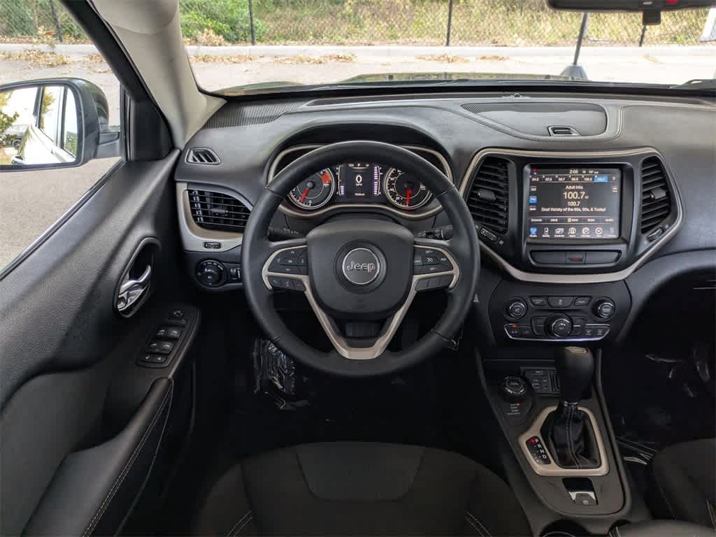 Thumbnail: 2016 Jeep Cherokee - 19