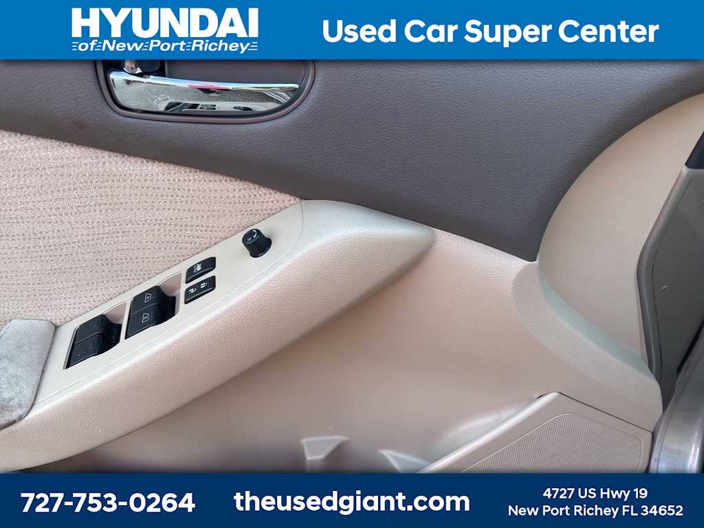 Thumbnail: 2012 Nissan Altima - 10