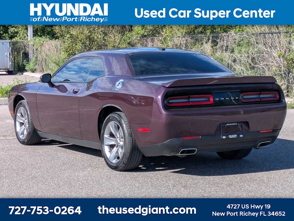 Thumbnail: 2022 Dodge Challenger - 3