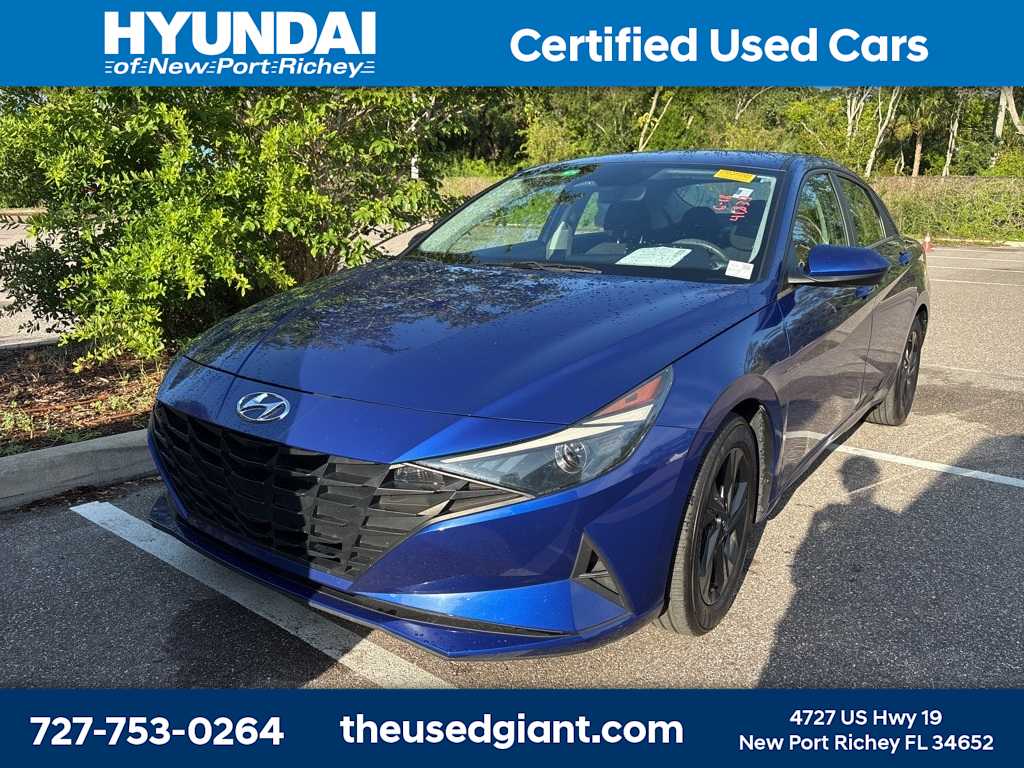 2022 Hyundai Elantra SEL Hero Image