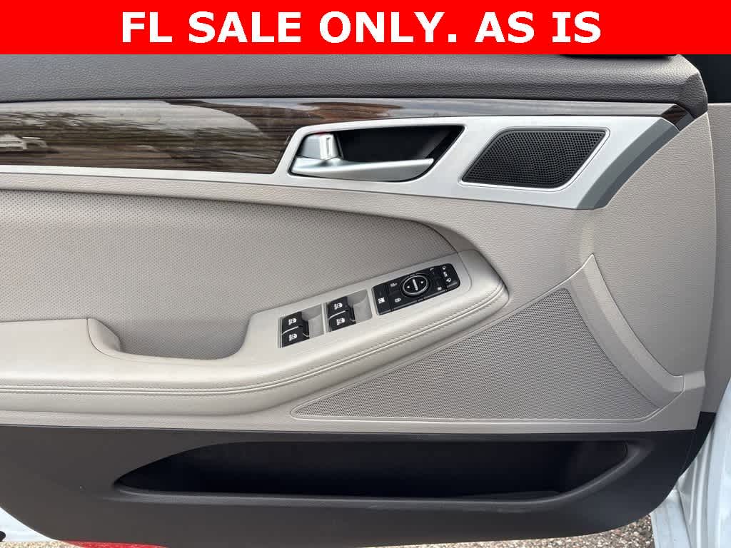 Thumbnail: 2015 Hyundai Genesis - 10