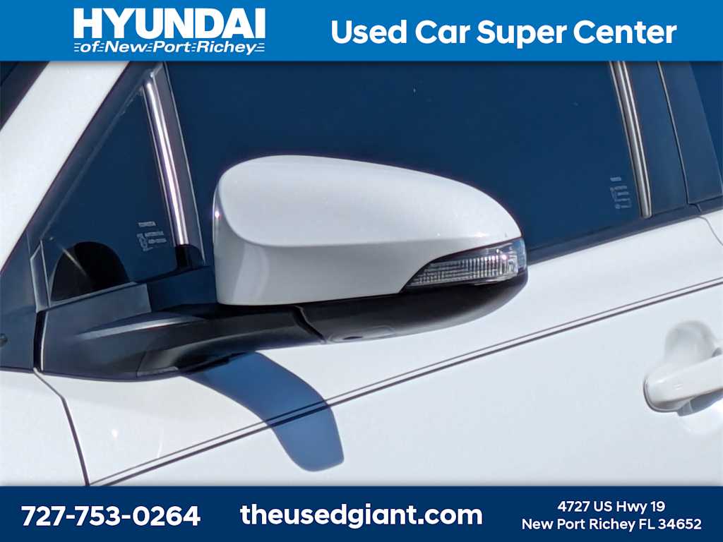 Thumbnail: 2018 Toyota C-HR - 11