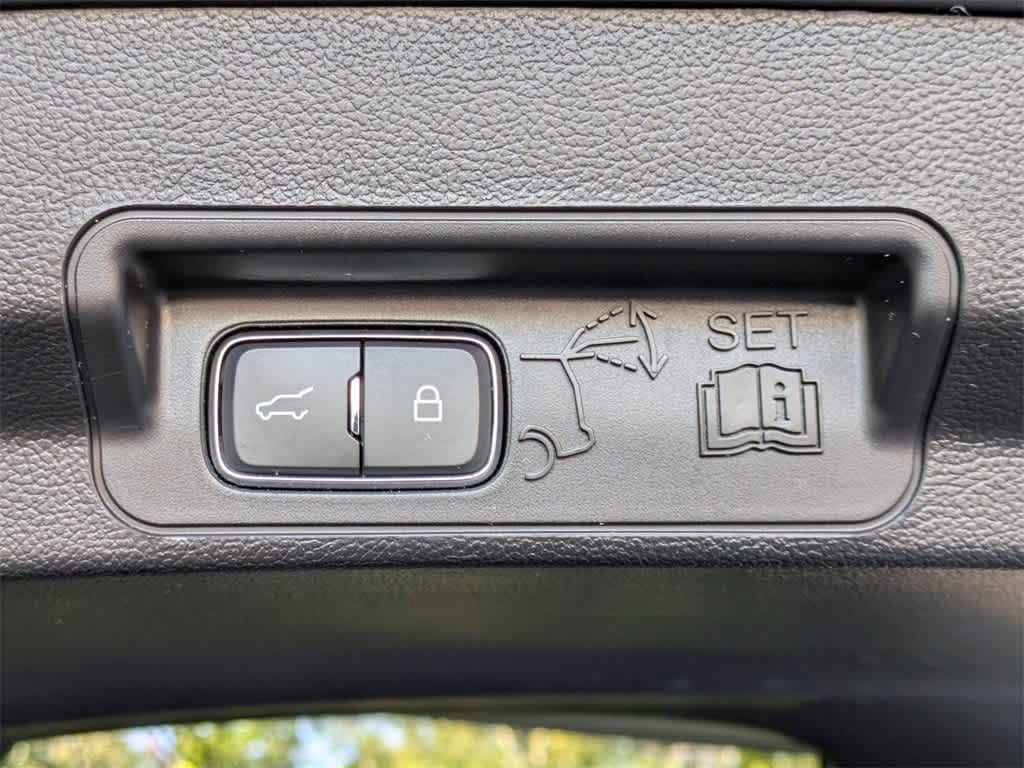 Thumbnail: 2020 Ford Explorer - 13