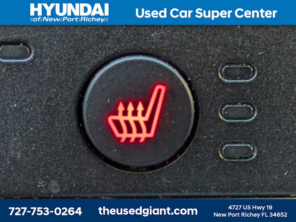 Thumbnail: 2016 Ford Explorer - 31