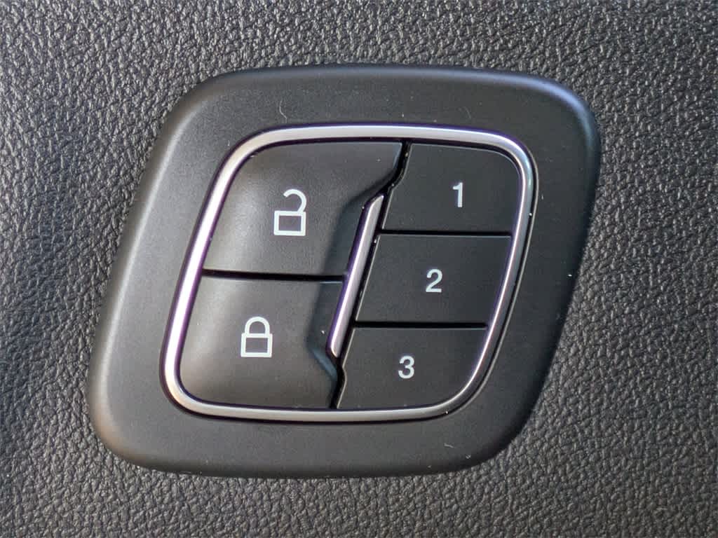 Thumbnail: 2020 Ford Escape - 26