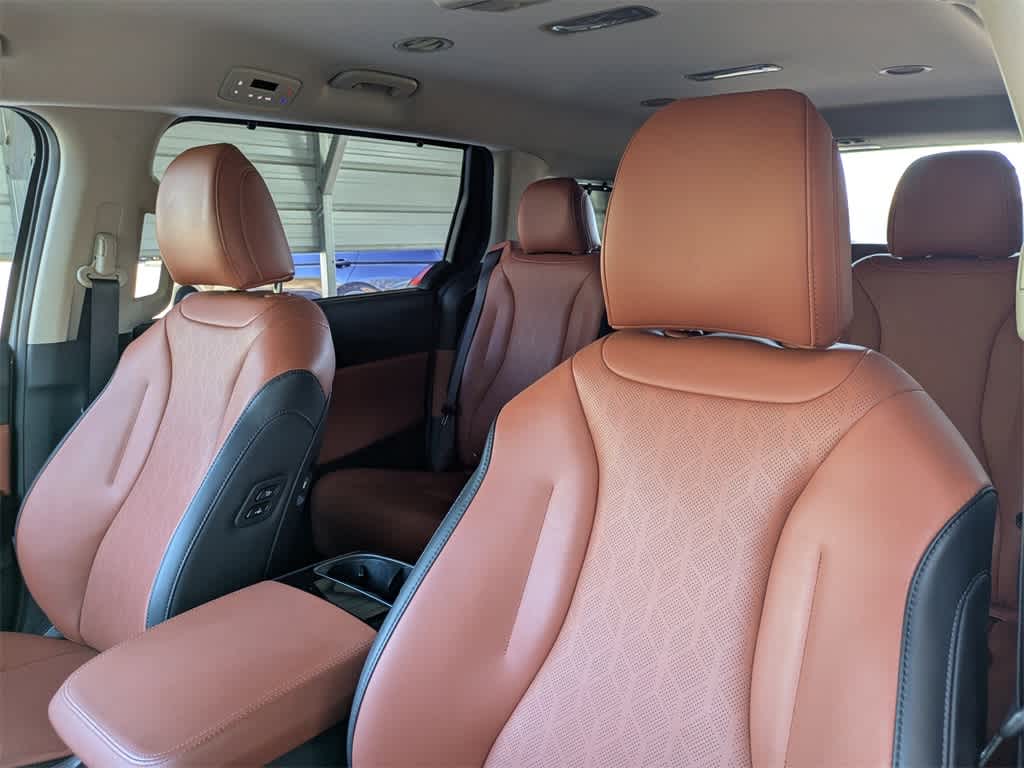 Thumbnail: 2023 Kia Carnival - 7