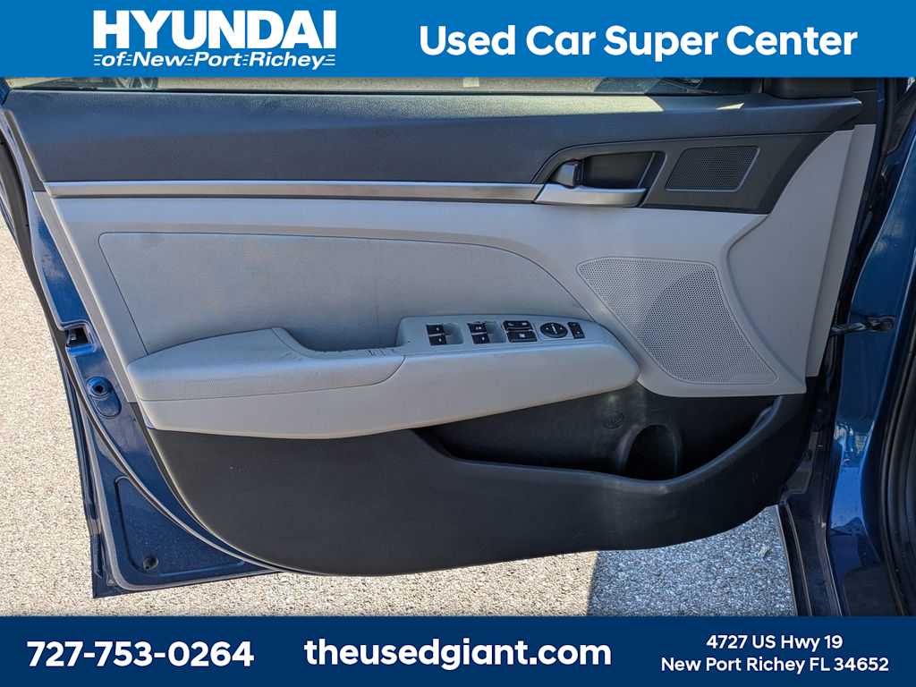 Thumbnail: 2017 Hyundai Elantra - 9