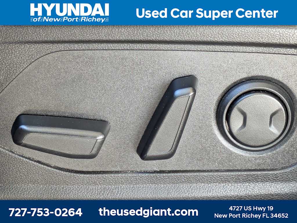 Thumbnail: 2023 Hyundai Santa Cruz - 21