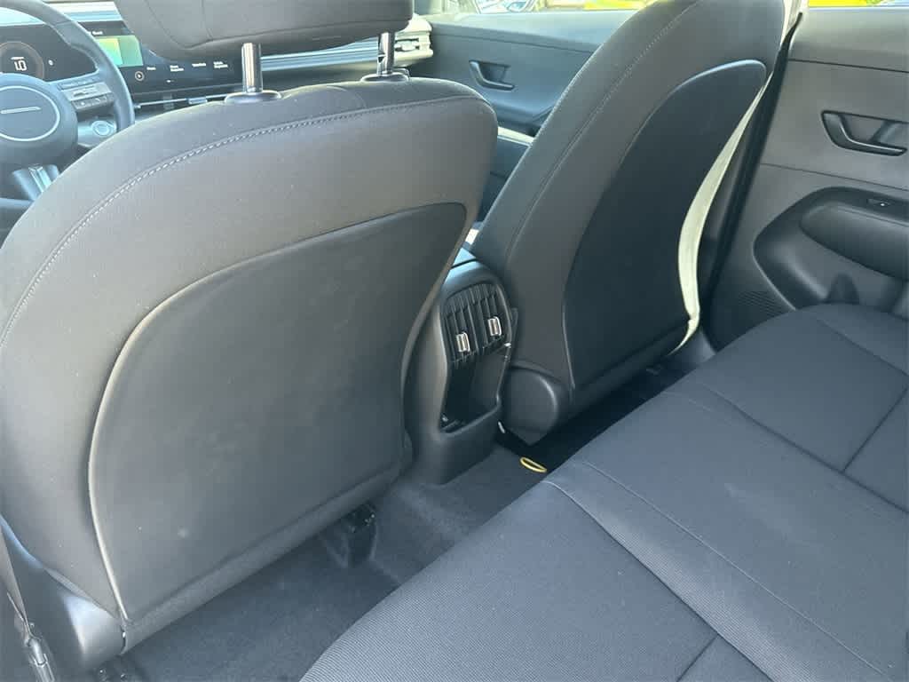 2025 Hyundai Kona SEL 17